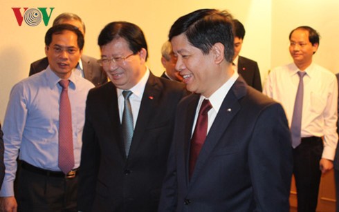 Phó Thủ tướng Trịnh Đình Dũng thăm Đại sứ quán Việt Nam tại Nhật Bản - ảnh 2